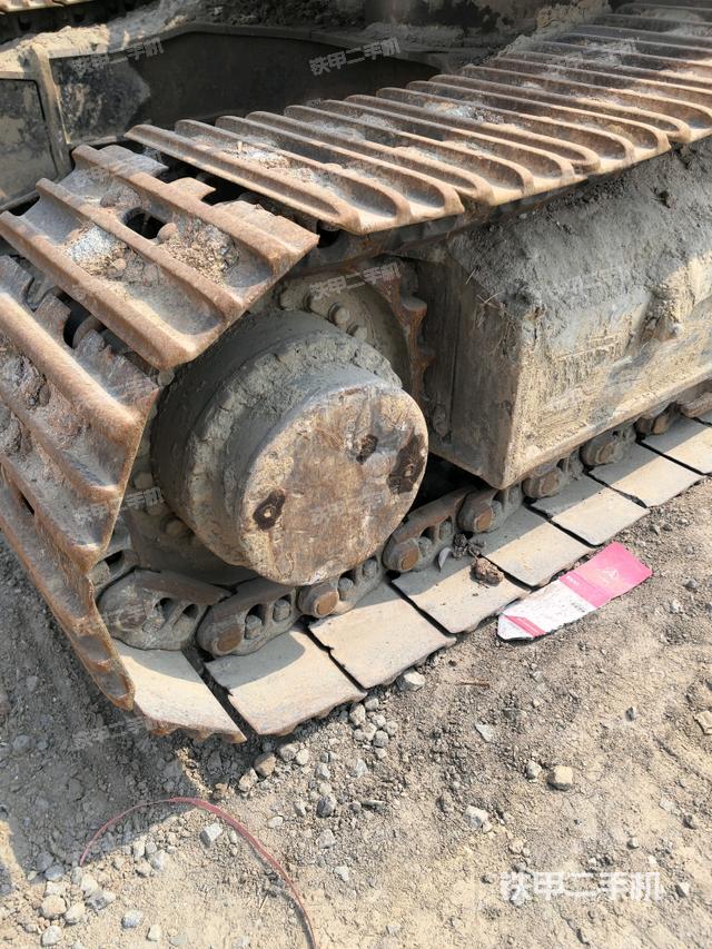 左導向輪(行走機構) 左導向輪(行走機構)