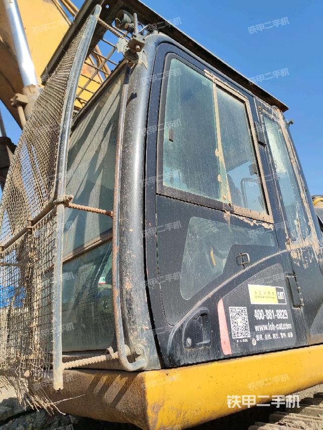 駕駛室左前45度（駕駛室部分）