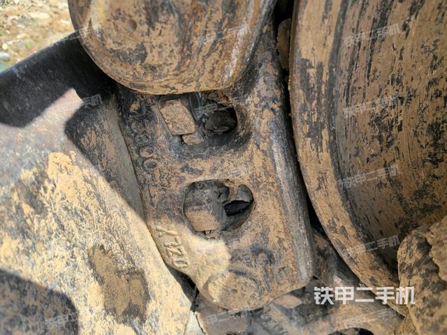 右驱动轮（行走机构）