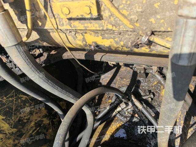 中央回转接头特写（上车部件）