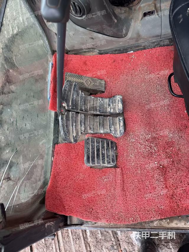 后窗玻璃角標(biāo)（駕駛室部分）