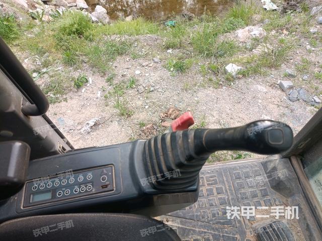 座椅左側(cè)控制臺/音響/含左手柄（駕駛室部分）