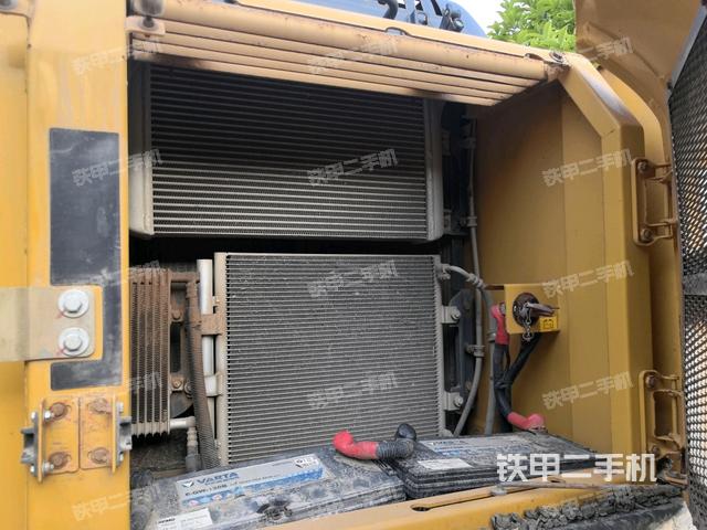 散熱器正面（大件艙室）