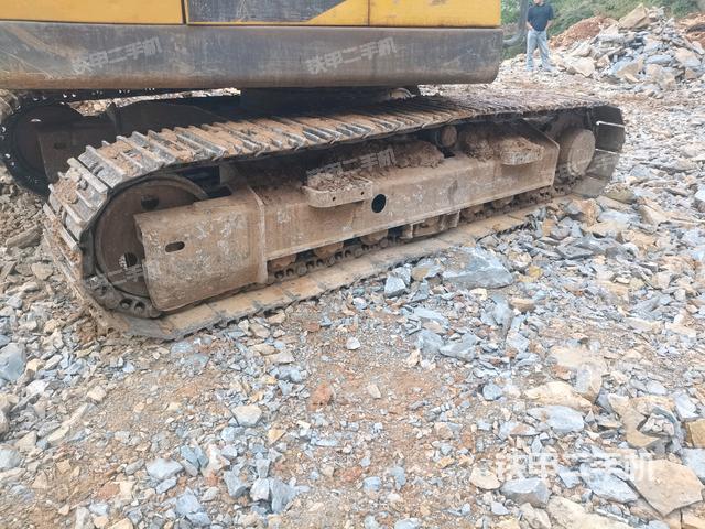 左側(cè)履帶整體?（行走機(jī)構(gòu)）