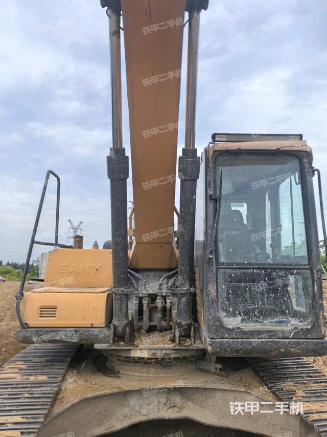 大臂油缸整體?豎拍（工作和回轉(zhuǎn)裝置）