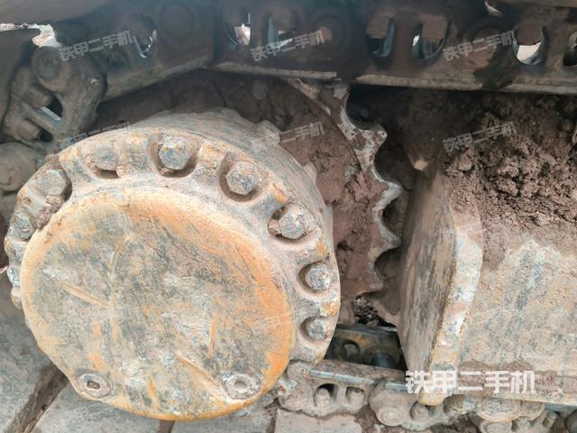 右驅(qū)動輪（行走機(jī)構(gòu)）