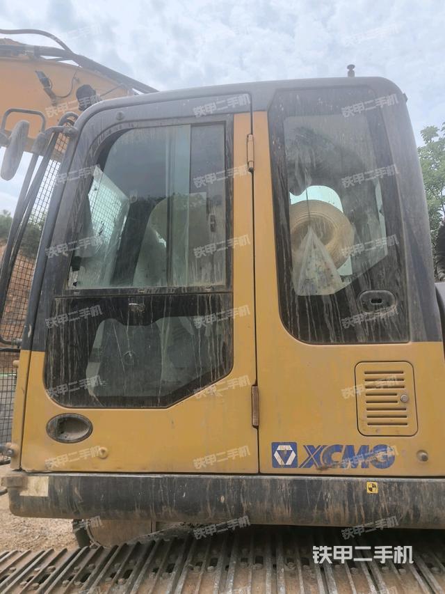 駕駛室正側(cè)(駕駛室部分) 駕駛室正側(cè)(駕駛室部分)