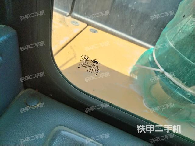 后窗玻璃角標(駕駛室部分) 后窗玻璃角標(駕駛室部分)