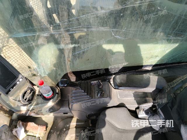 座椅右側(cè)控制臺/鑰匙門/油門/含右手柄（駕駛室部分）