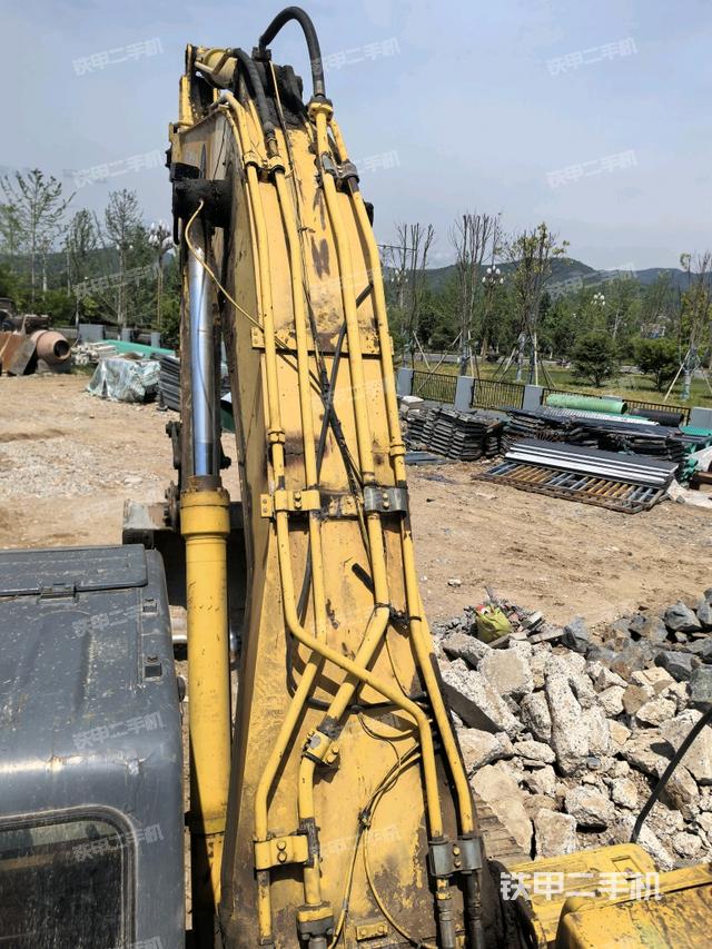 大臂背部俯视（工作和回转装置）