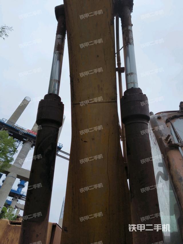 大臂油缸整體?豎拍（工作和回轉(zhuǎn)裝置）