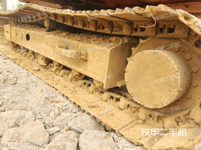 左側(cè)履帶整體?(行走機(jī)構(gòu)) 左側(cè)履帶整體?(行走機(jī)構(gòu))