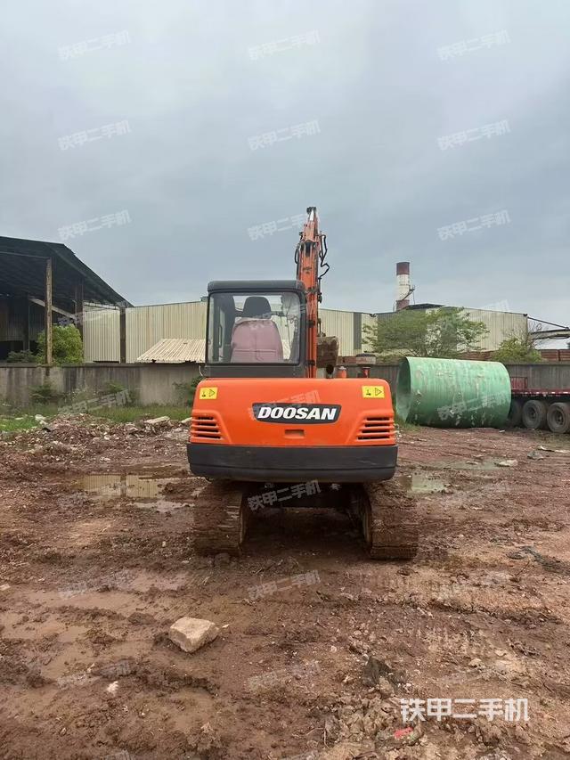 駕駛室頂部（整機(jī)外觀）