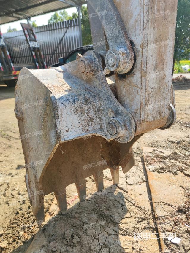 鏟斗右后整體（工作和回轉(zhuǎn)裝置）