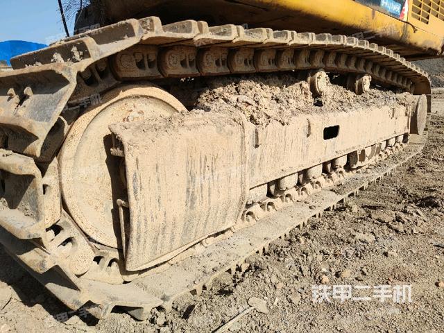 左側(cè)履帶整體?（行走機(jī)構(gòu)）