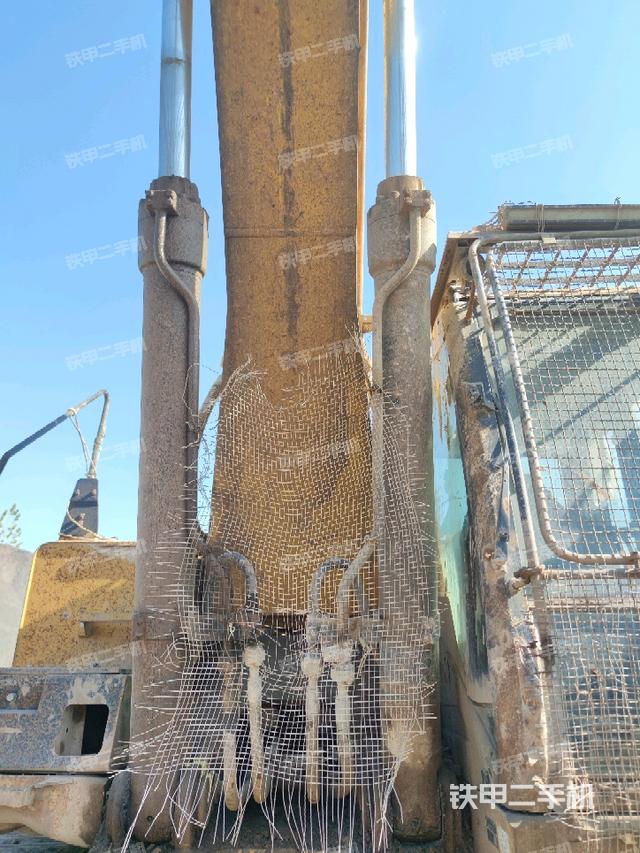 大臂油缸整體?豎拍（工作和回轉(zhuǎn)裝置）