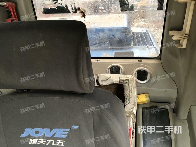 后窗玻璃角標（駕駛室部分）