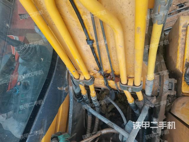 中央回轉(zhuǎn)接頭特寫（上車部件）