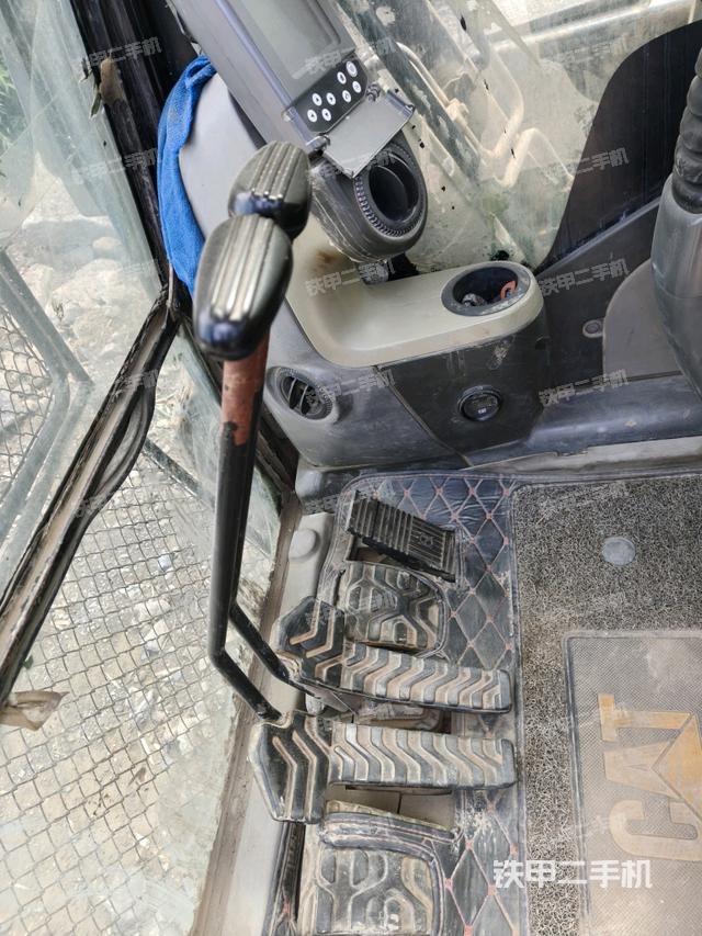 后窗玻璃角標(biāo)(駕駛室部分) 后窗玻璃角標(biāo)(駕駛室部分)