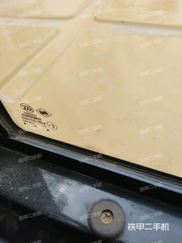 后窗玻璃角標(biāo)(駕駛室部分) 后窗玻璃角標(biāo)(駕駛室部分)