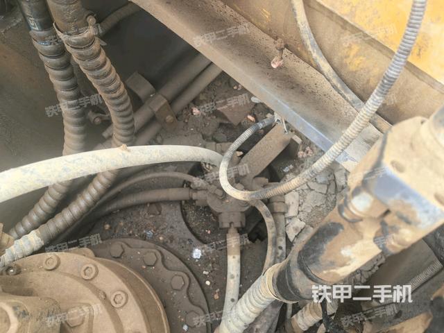 中央回轉(zhuǎn)接頭特寫(xiě)(上車部件) 中央回轉(zhuǎn)接頭特寫(xiě)(上車部件)