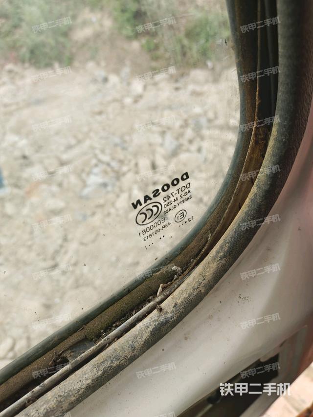 座椅后部(駕駛室部分) 座椅后部(駕駛室部分)