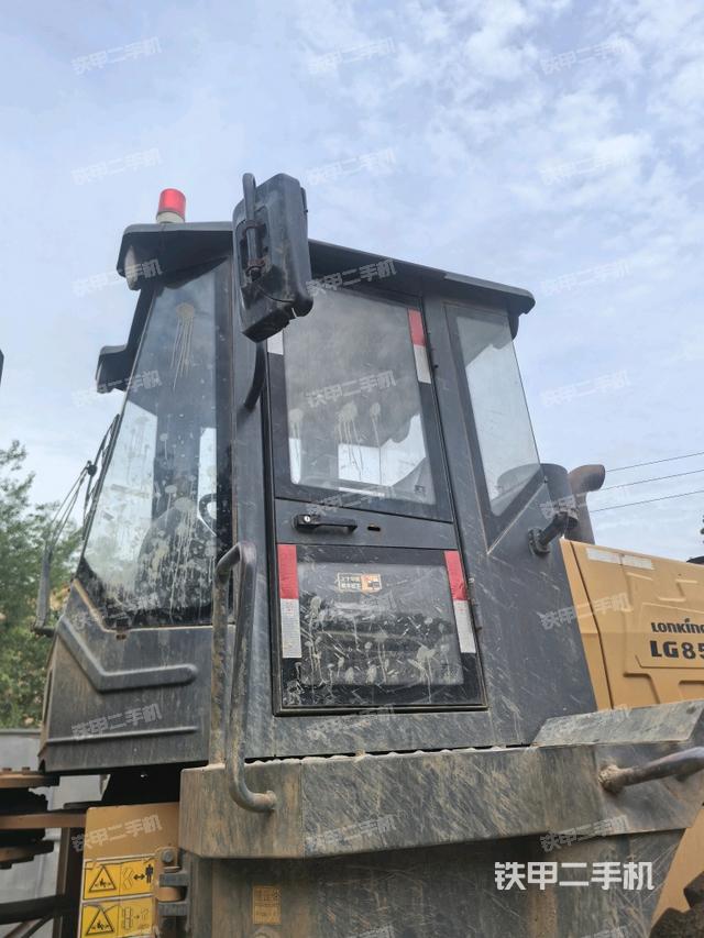 駕駛室正側(cè)(駕駛室部分) 駕駛室正側(cè)(駕駛室部分)