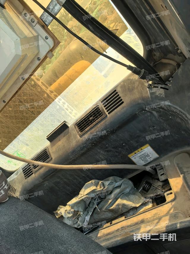 座椅后部（驾驶室部分）