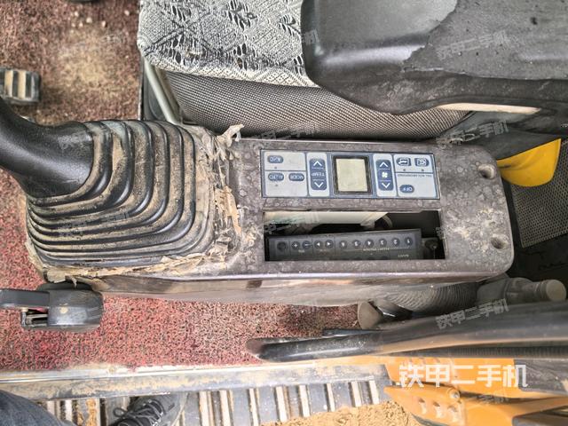 座椅左側(cè)控制臺(tái)/音響/含左手柄（駕駛室部分）