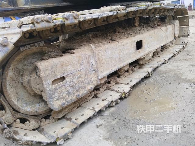 右側(cè)履帶整體?(行走機(jī)構(gòu)) 右側(cè)履帶整體?(行走機(jī)構(gòu))