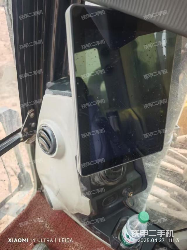 駕駛室整體(整機外觀) 駕駛室整體(整機外觀)