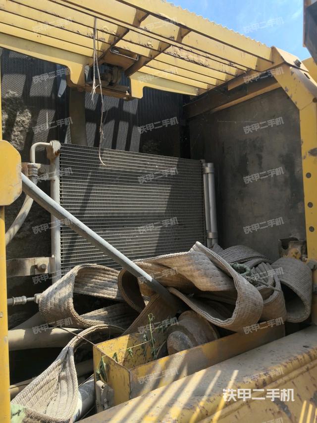 散熱器正面(大件艙室) 散熱器正面(大件艙室)