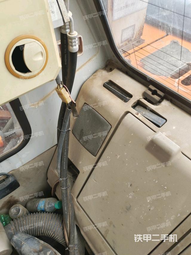 后窗玻璃角標(biāo)(駕駛室部分) 后窗玻璃角標(biāo)(駕駛室部分)