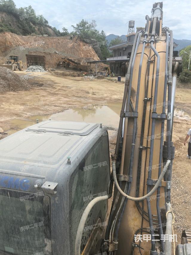 大臂背部俯視(工作和回轉(zhuǎn)裝置) 大臂背部俯視(工作和回轉(zhuǎn)裝置)