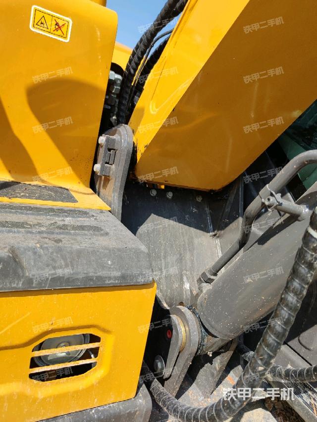 大臂根部?斜（工作和回轉(zhuǎn)裝置）