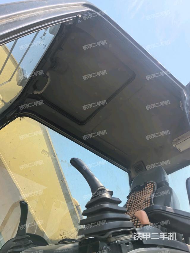 頂棚整體(駕駛室部分) 頂棚整體(駕駛室部分)