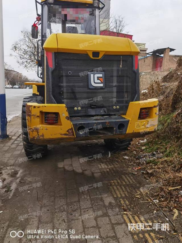 駕駛室工作臺(tái)（整機(jī)外觀及大件）