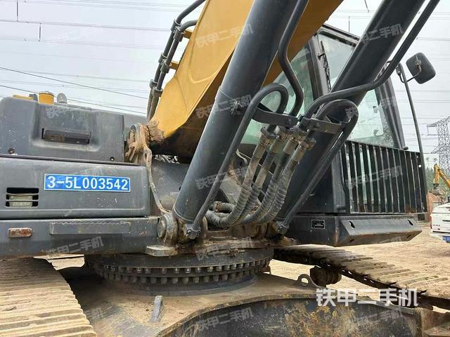 駕駛室整體（整機外觀）