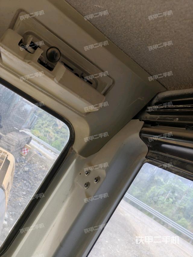 右側(cè)玻璃角標(biāo)(駕駛室部分) 右側(cè)玻璃角標(biāo)(駕駛室部分)