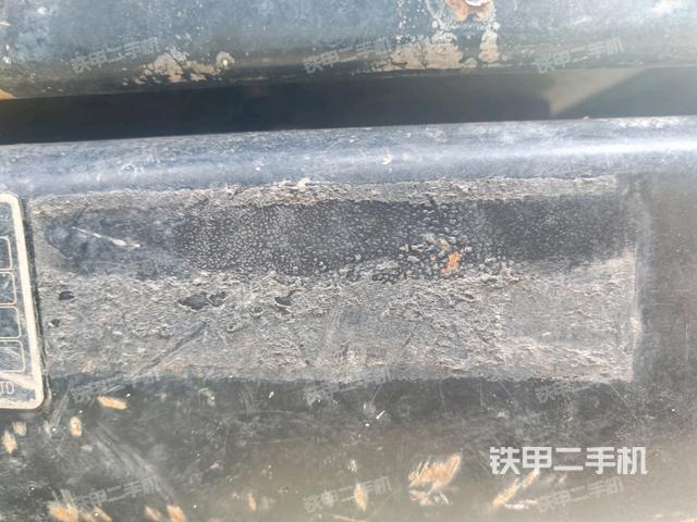 轉(zhuǎn)盤和下車架正前（工作和回轉(zhuǎn)裝置）