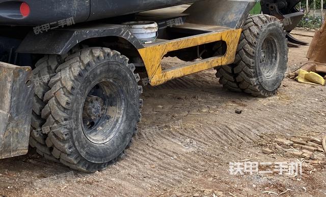 單側履帶整體(整機外觀) 單側履帶整體(整機外觀)