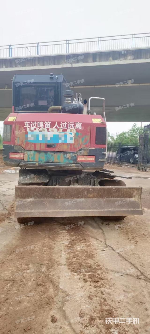 駕駛室頂部（整機外觀）