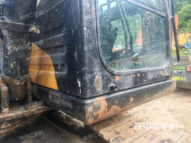 鏟斗右后整體（工作和回轉(zhuǎn)裝置）