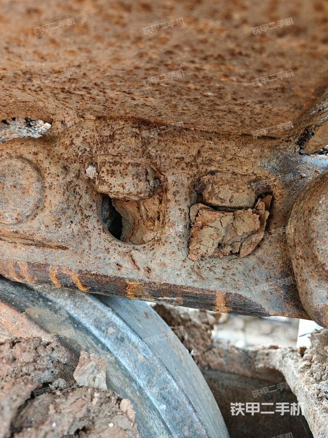 左側(cè)履帶整體?(行走機(jī)構(gòu)) 左側(cè)履帶整體?(行走機(jī)構(gòu))