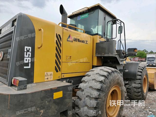 右后45°(整機外觀) 右后45°(整機外觀)