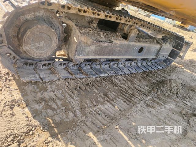 右側(cè)履帶整體?（行走機(jī)構(gòu)）