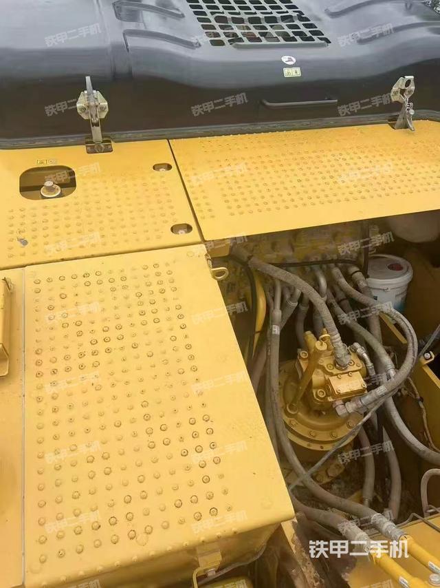 駕駛室頂部（整機(jī)外觀）