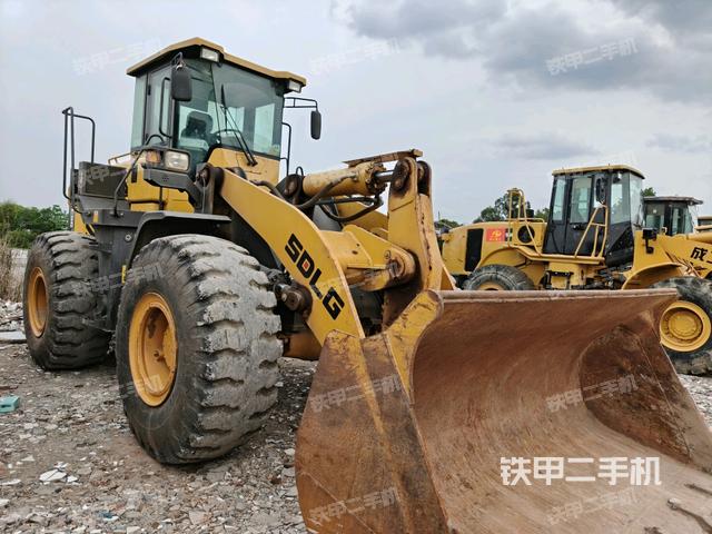 右前45°(整機外觀) 右前45°(整機外觀)