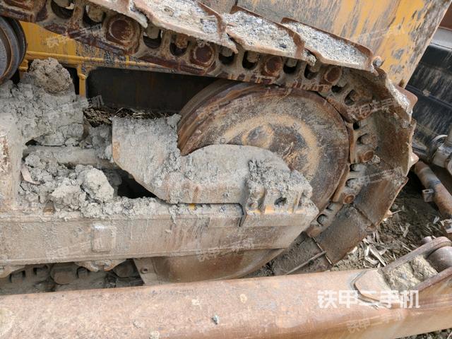 松土器全景（推土機底盤及工作裝置）