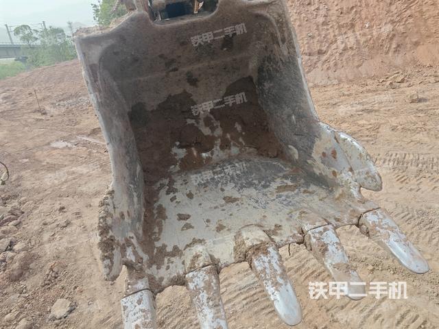 鏟斗右后整體（工作和回轉裝置）